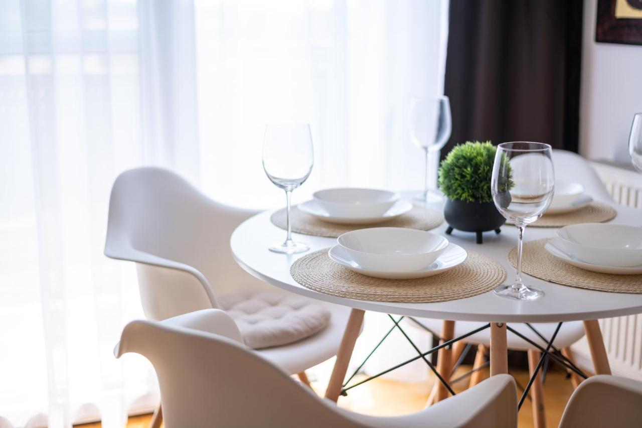 Apartament Business And Travel Lounge With Private Parking Timișoara Zewnętrze zdjęcie